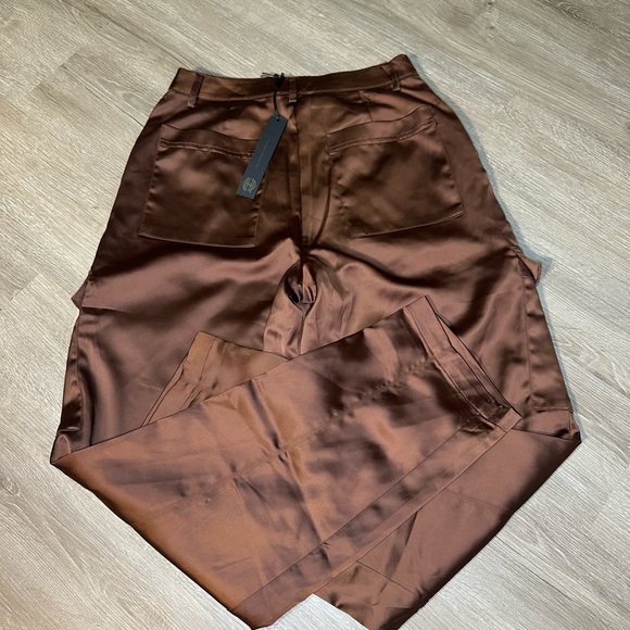 NWT House of Harlow 1960 Brown Satin Cargo Pants High Rise Utility Size 4 - Picture 4 of 5